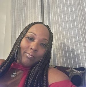 Meet your Posher, Leniece